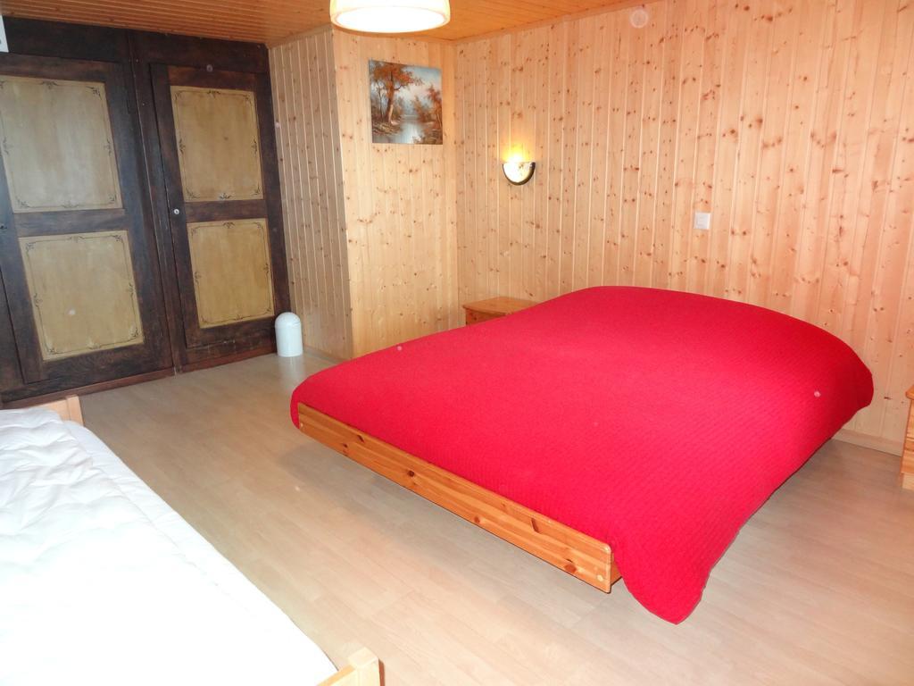 Helvetia Bed and Breakfast Troistorrents Rum bild