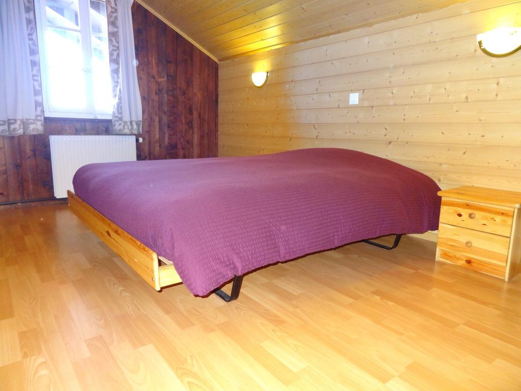 Helvetia Bed and Breakfast Troistorrents Rum bild